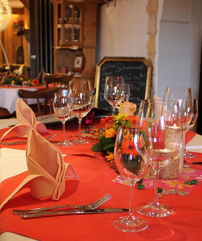 Antjes Schmankerlhotel Und Restaurant Trostau Luaran gambar