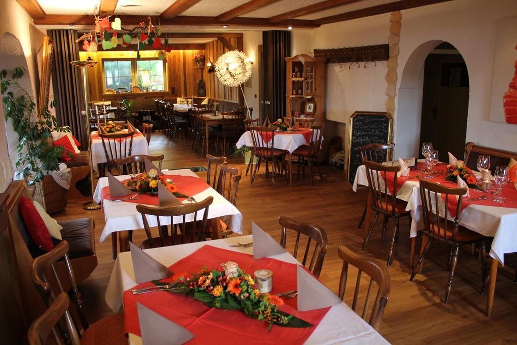 Antjes Schmankerlhotel Und Restaurant Trostau Luaran gambar