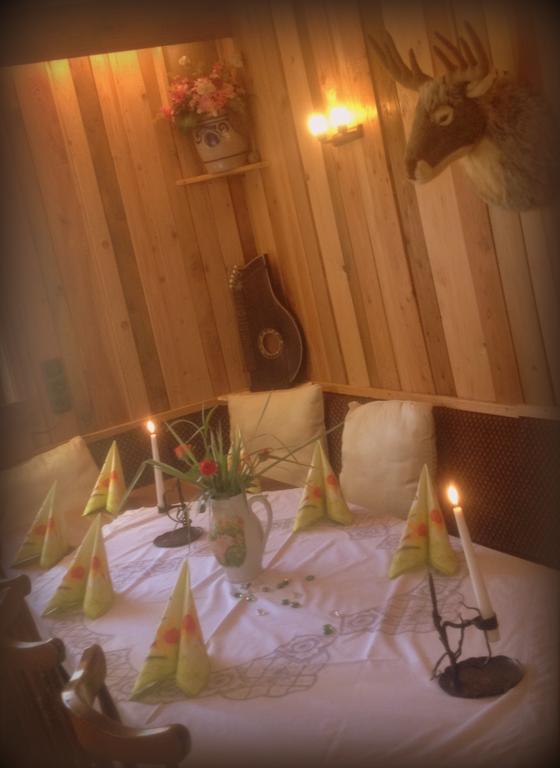 Antjes Schmankerlhotel Und Restaurant Trostau Luaran gambar