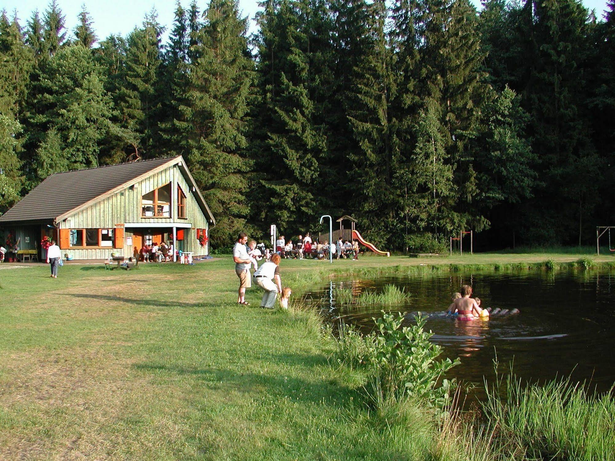 Antjes Schmankerlhotel Und Restaurant Trostau Luaran gambar